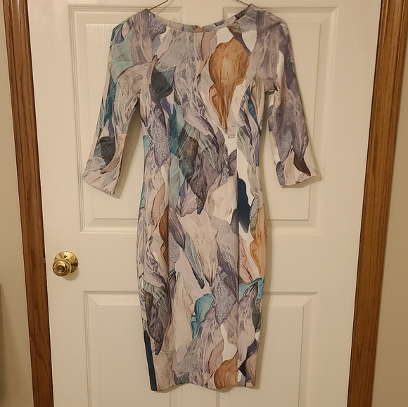 Colorful Patterned Fitted Dress - Picture 11 of 15